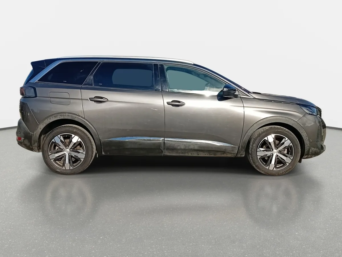 Peugeot 5008 1.5 Allure Pack Bluehdi 130 4x2 Eat8 5p año 2024