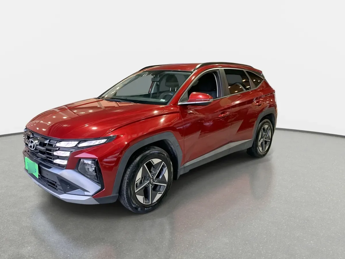 Hyundai Tucson 2.0 Nx4 Plus Fl Diesel 2wd At 5p año 2025