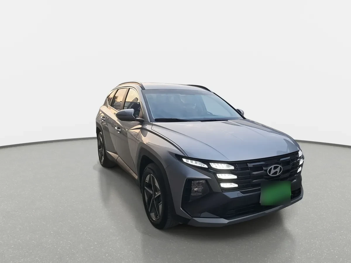 Hyundai Tucson 2.0 Nx4 Plus Fl Diesel 2wd At 5p año 2025