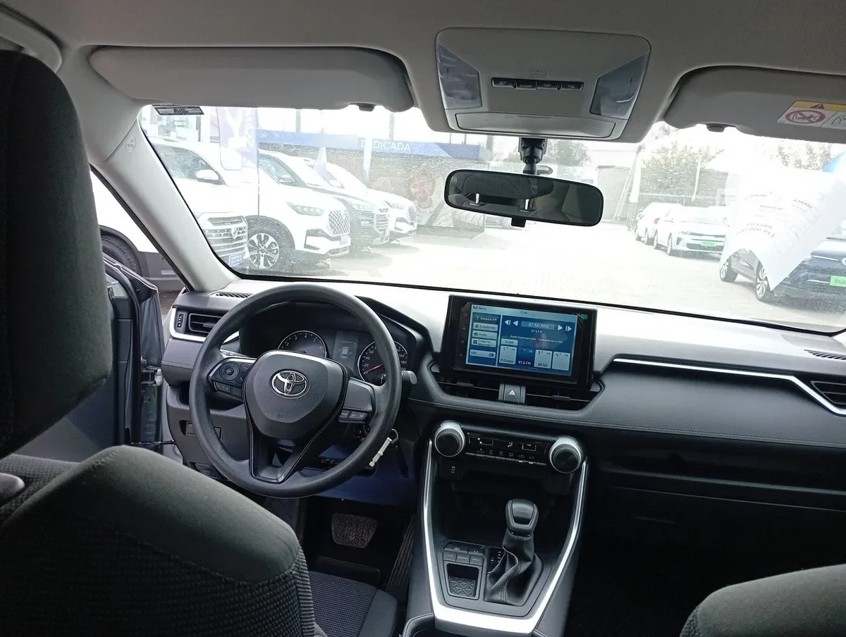 Toyota Rav 4 2.0 Le 4x2 Cvt At 5p año 2022