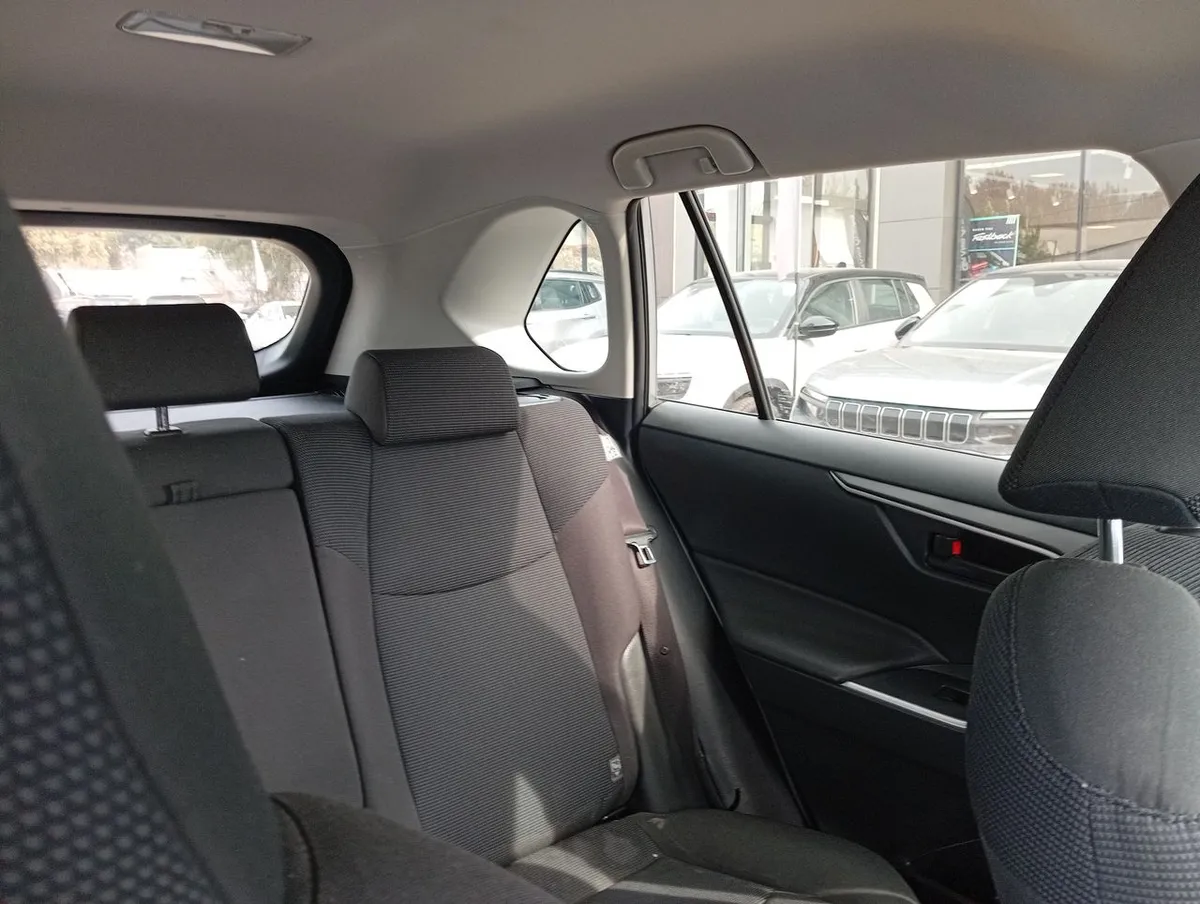 Toyota Rav 4 2.0 Le 4x2 Cvt At 5p año 2022