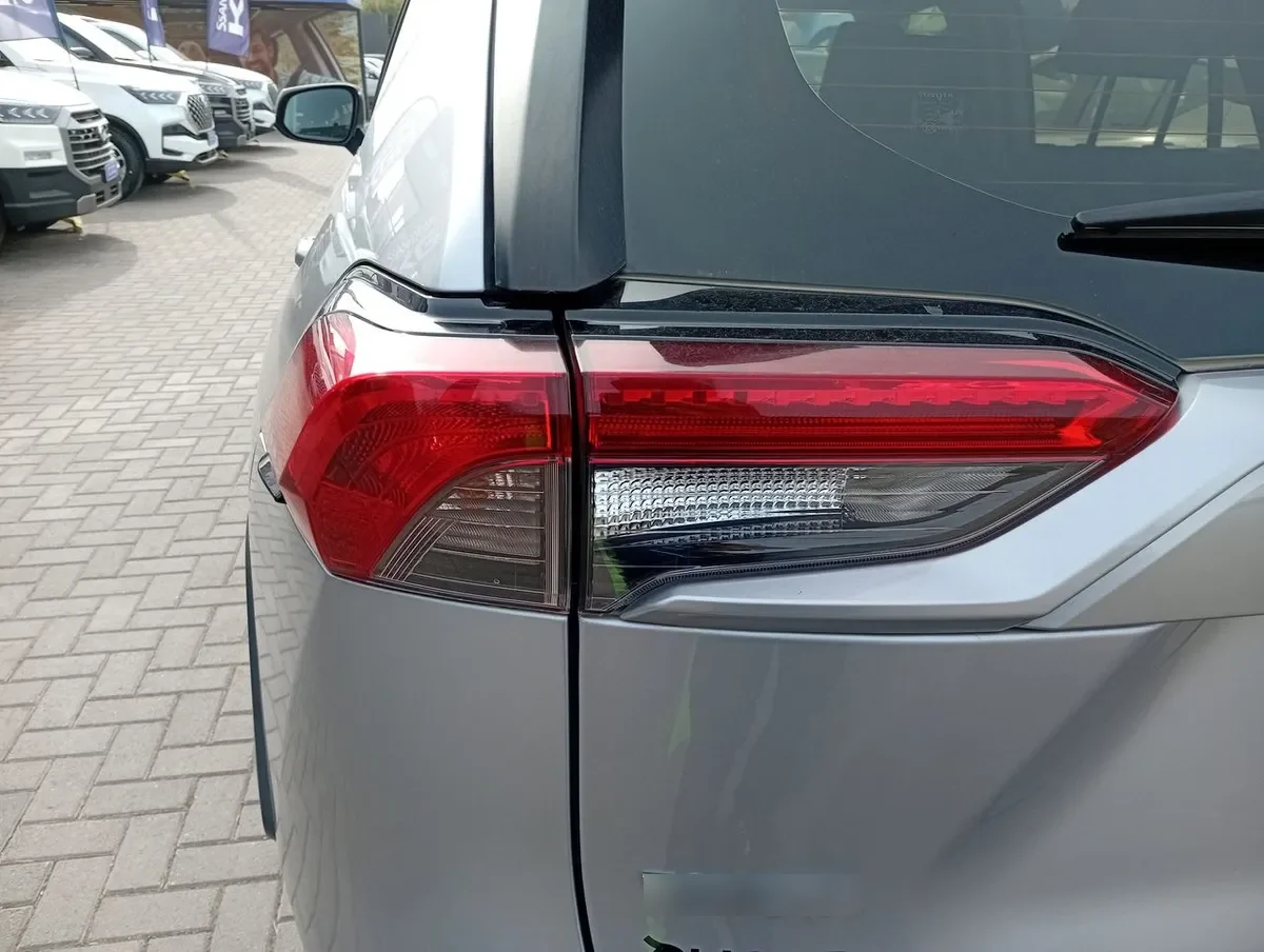 Toyota Rav 4 2.0 Le 4x2 Cvt At 5p año 2022