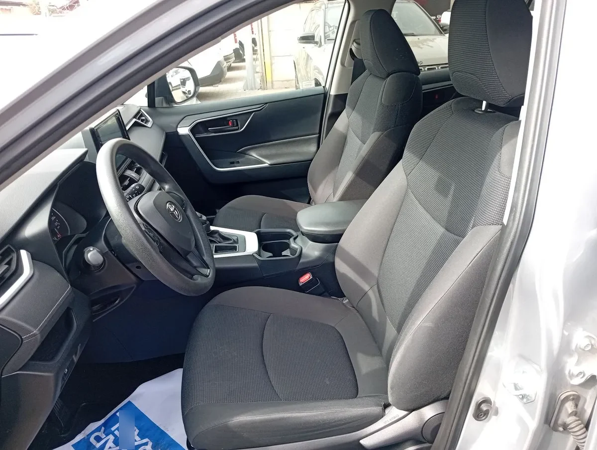 Toyota Rav 4 2.0 Le 4x2 Cvt At 5p año 2022