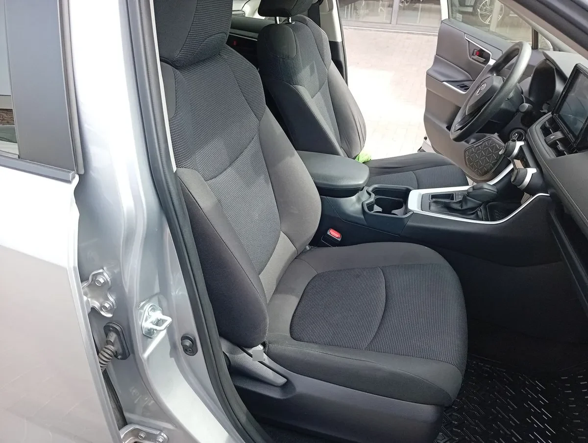 Toyota Rav 4 2.0 Le 4x2 Cvt At 5p año 2022
