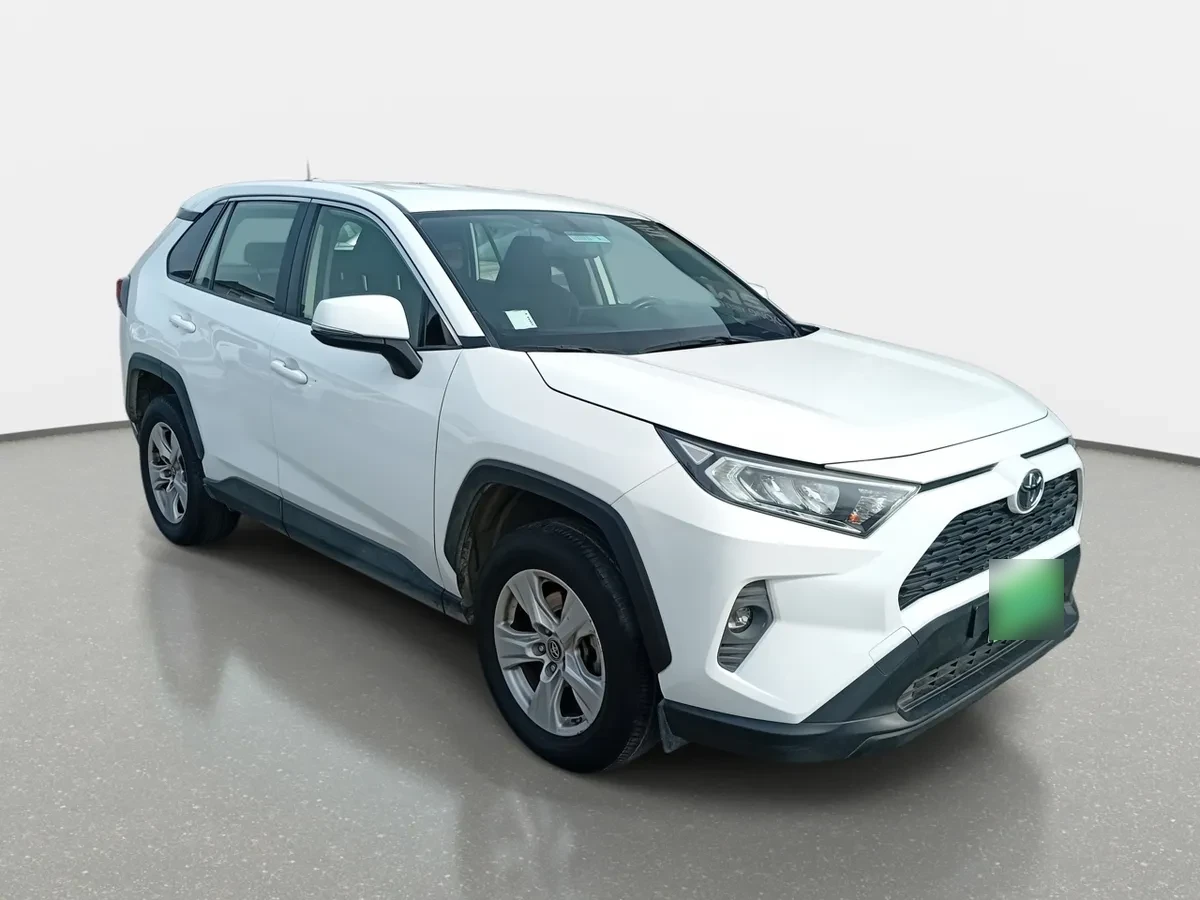 Toyota Rav 4 2.0 Le 4x2 Mt 5p año 2020