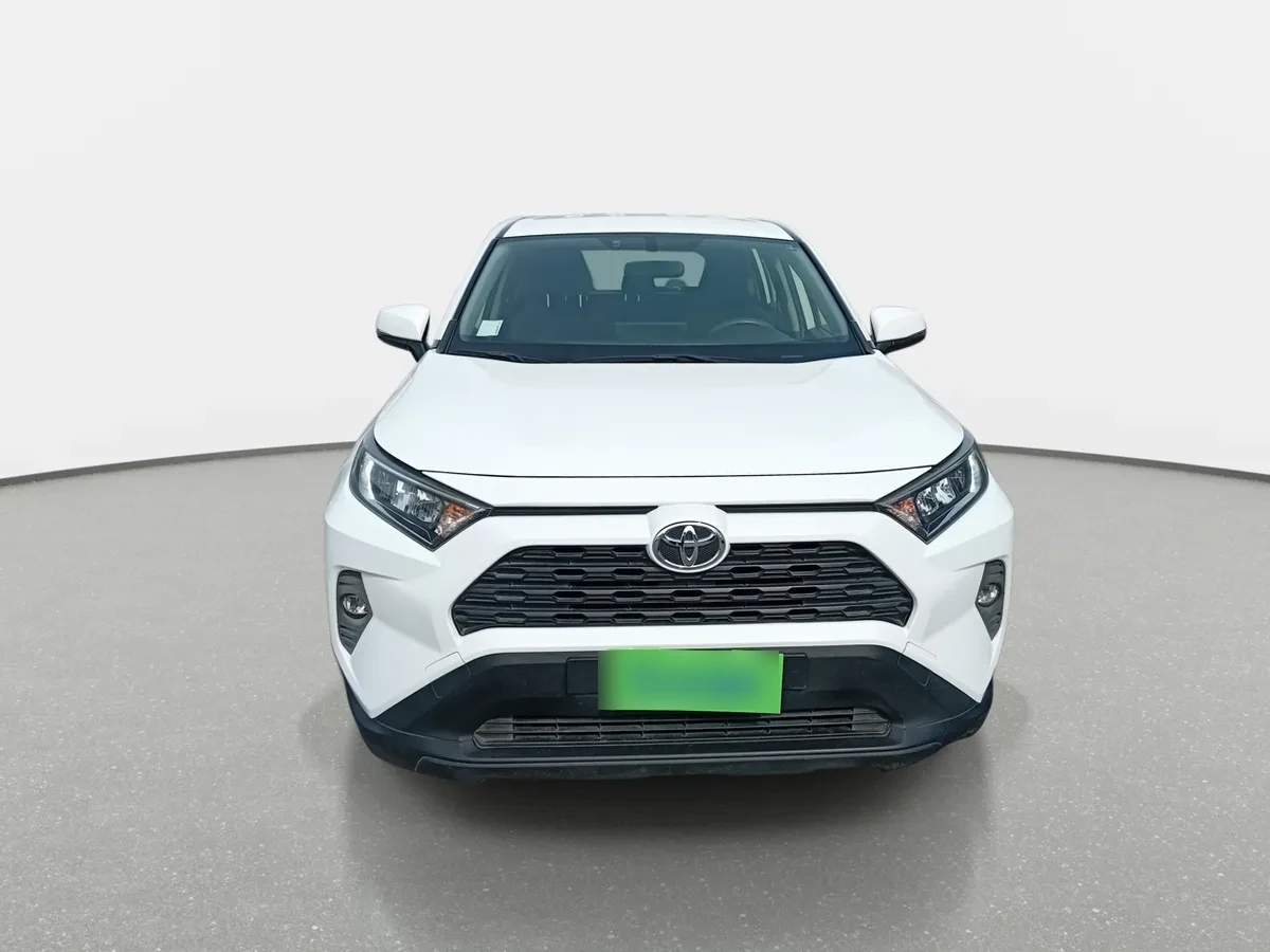 Toyota Rav 4 2.0 Le 4x2 Mt 5p año 2020