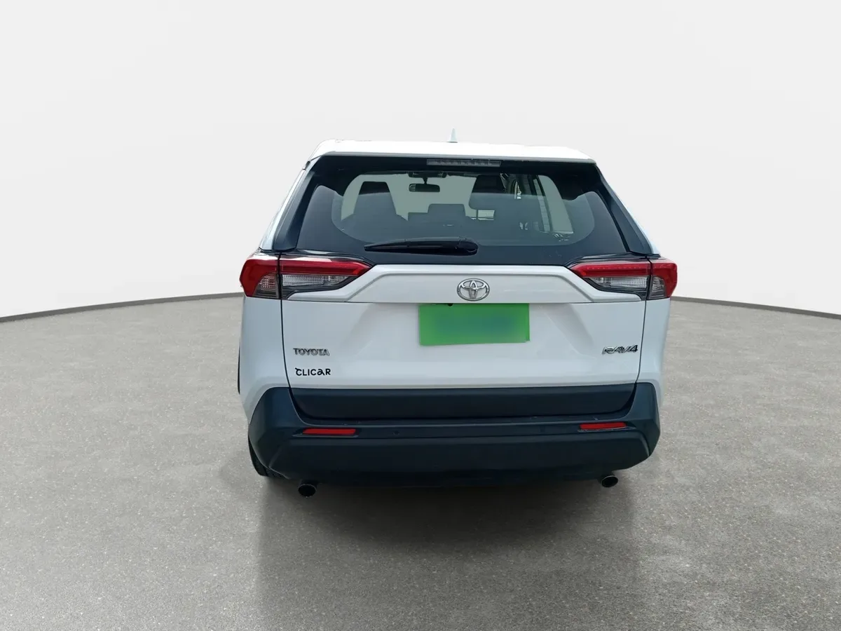 Toyota Rav 4 2.0 Le 4x2 Mt 5p año 2020