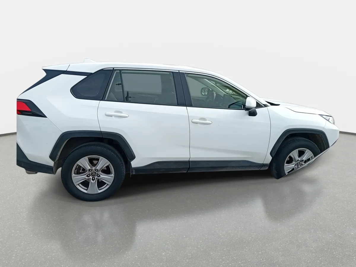Toyota Rav 4 2.0 Le 4x2 Mt 5p año 2020