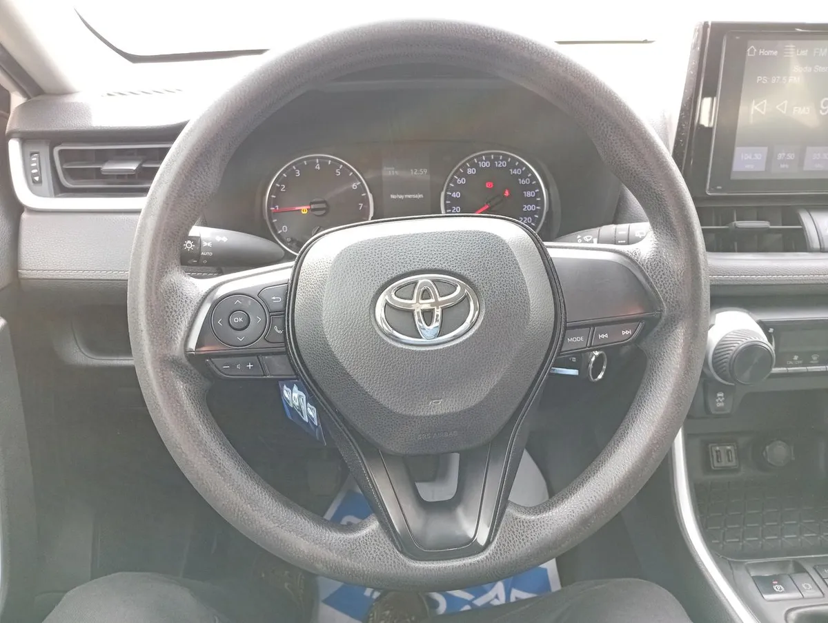 Toyota Rav 4 2.0 Le 4x2 Mt 5p año 2020