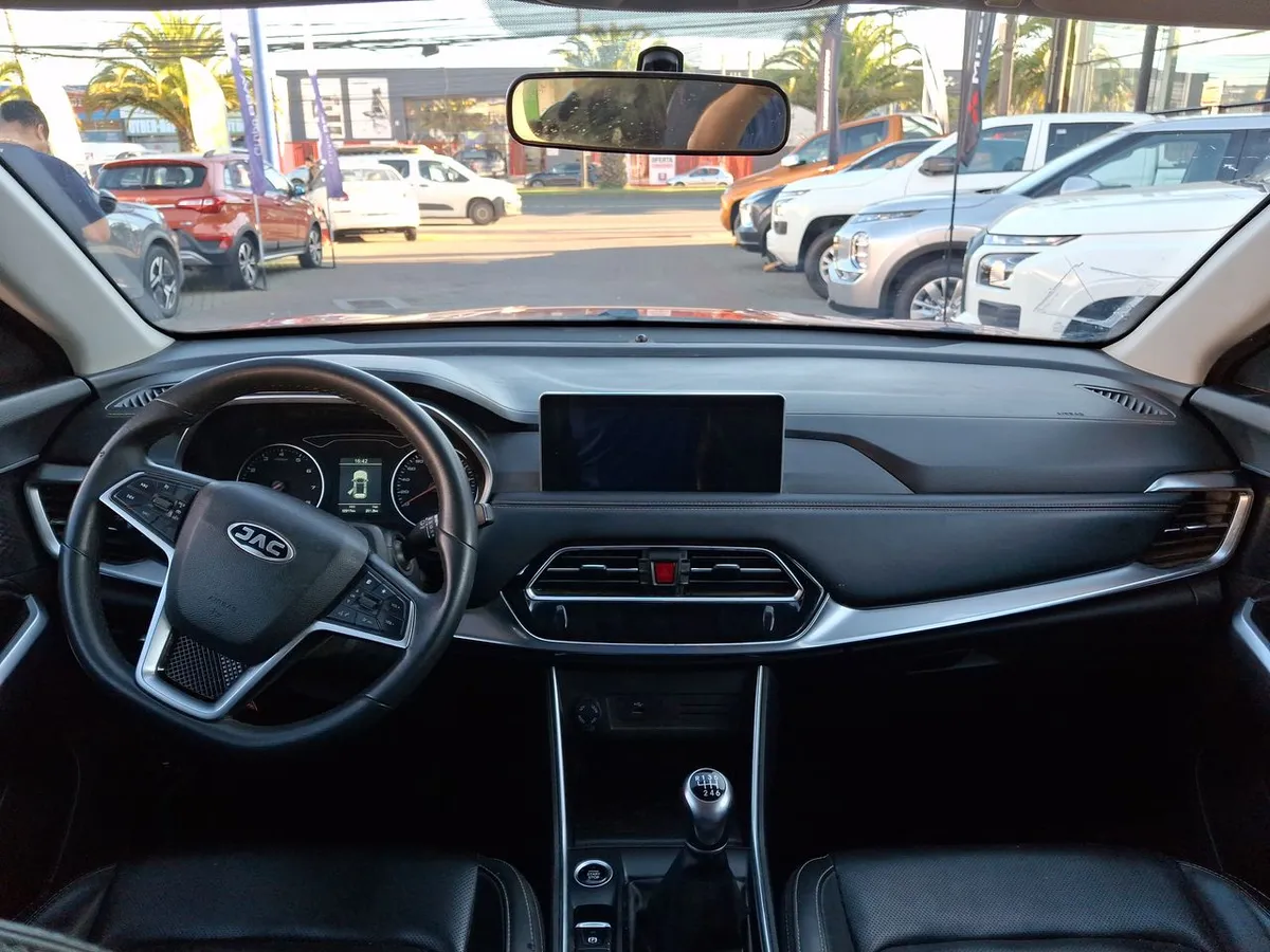 JAC Js8 1.5 Luxury Se 4x2 6mt 5p año 2024