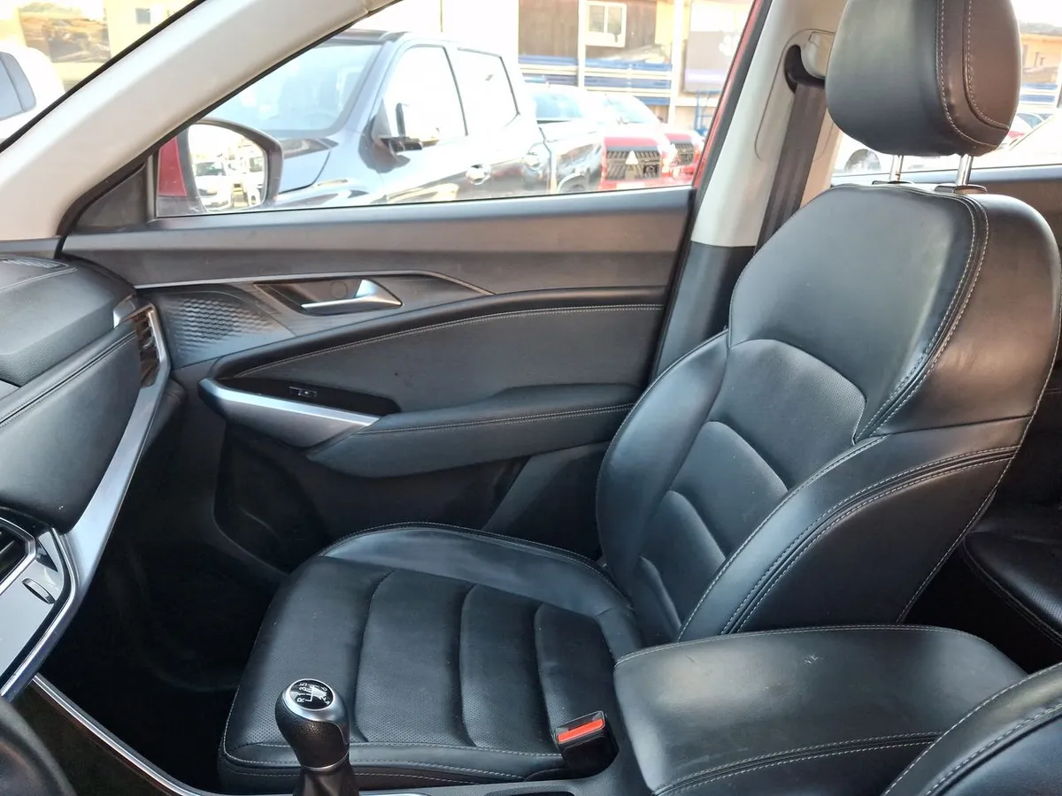 JAC Js8 1.5 Luxury Se 4x2 6mt 5p año 2024