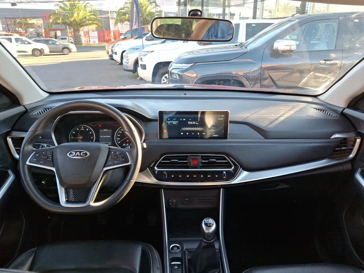 JAC Js8 1.5 Luxury Se 4x2 6mt 5p año 2024