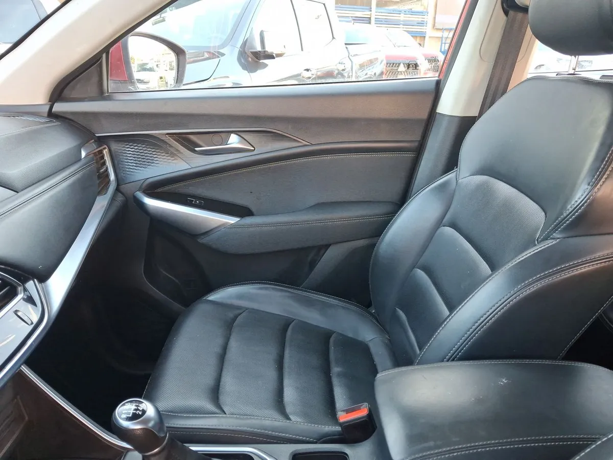 JAC Js8 1.5 Luxury Se 4x2 6mt 5p año 2024