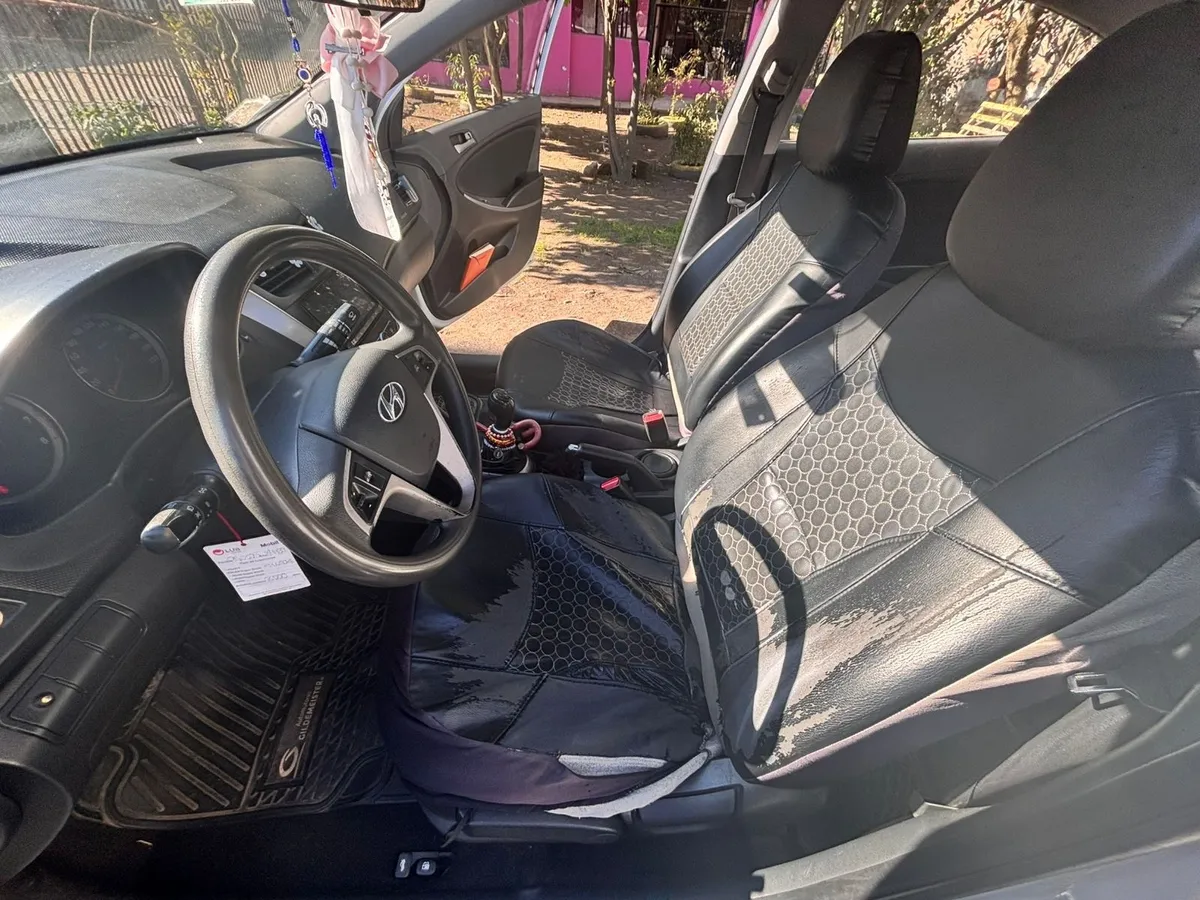 HYUNDAI ACCENT 1.4 Sdn Rb Gl 2ab Mt año 2019