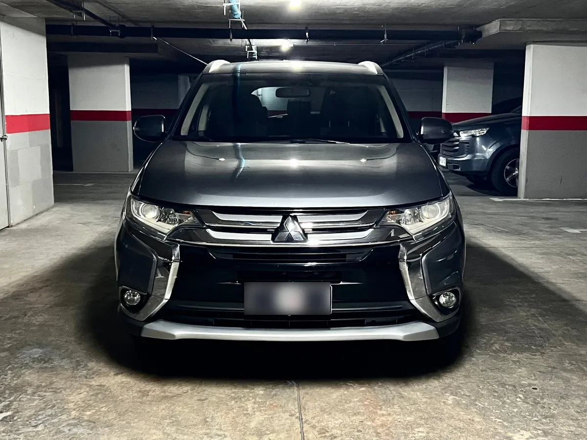Mitsubishi Outlander 2.0 Phev At 4x4 Hibrido año 2019
