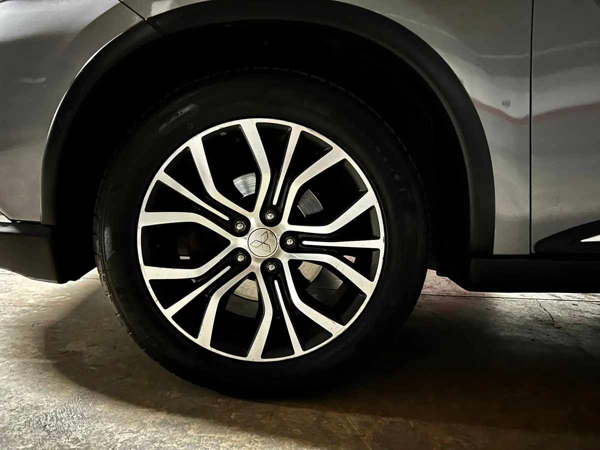 Mitsubishi Outlander 2.0 Phev At 4x4 Hibrido año 2019