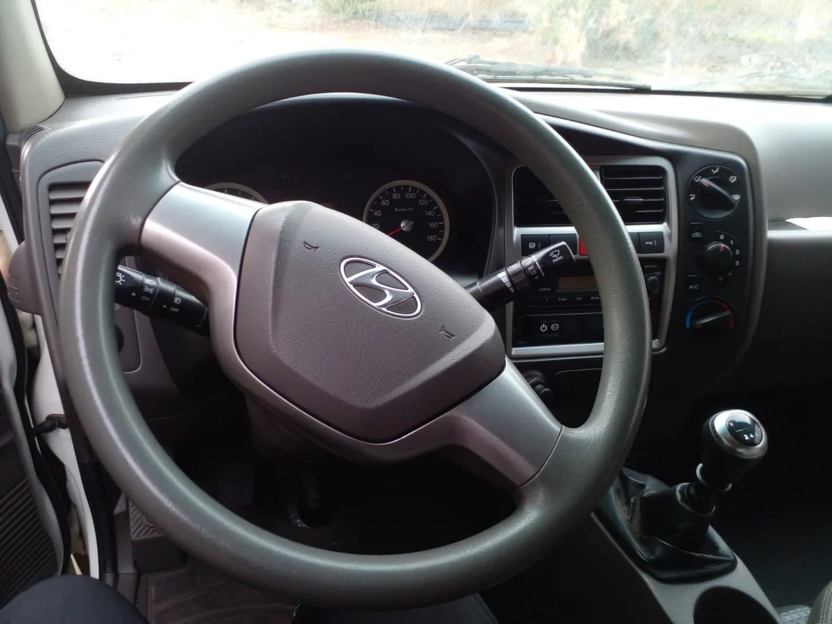 HYUNDAI PORTER 2.5 Crdi Hr Std Cam Ps Elwb Mt Diesel año 2014