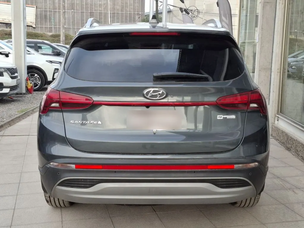 Hyundai Santa Fe 2.5 At año 2023