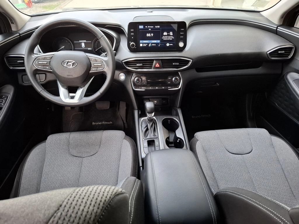 Hyundai Santa Fe 2.5 At año 2023