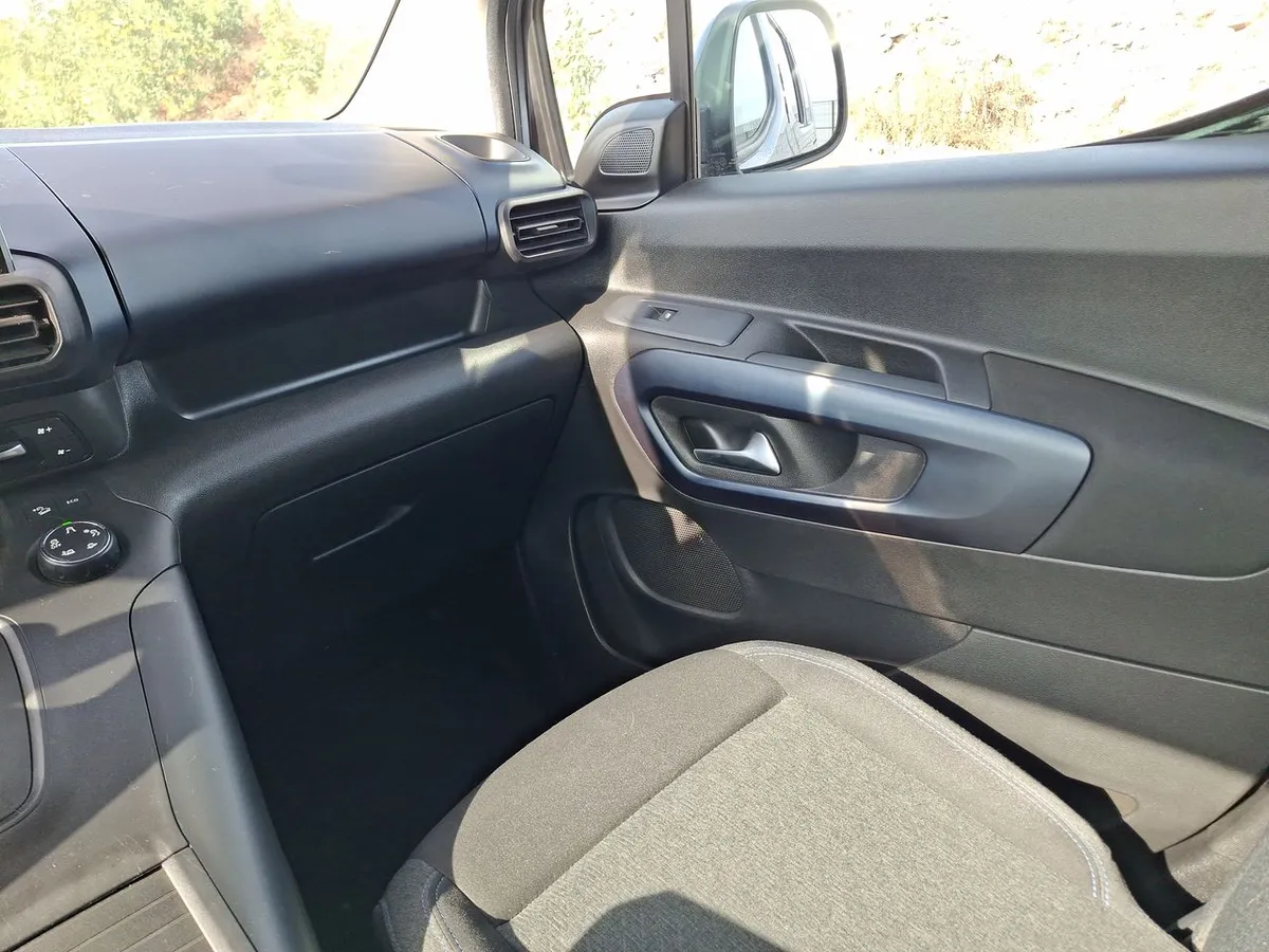 Peugeot Rifter 1.5 Allure Bluehdi Diesel 130hp Eat8 5p año 2023