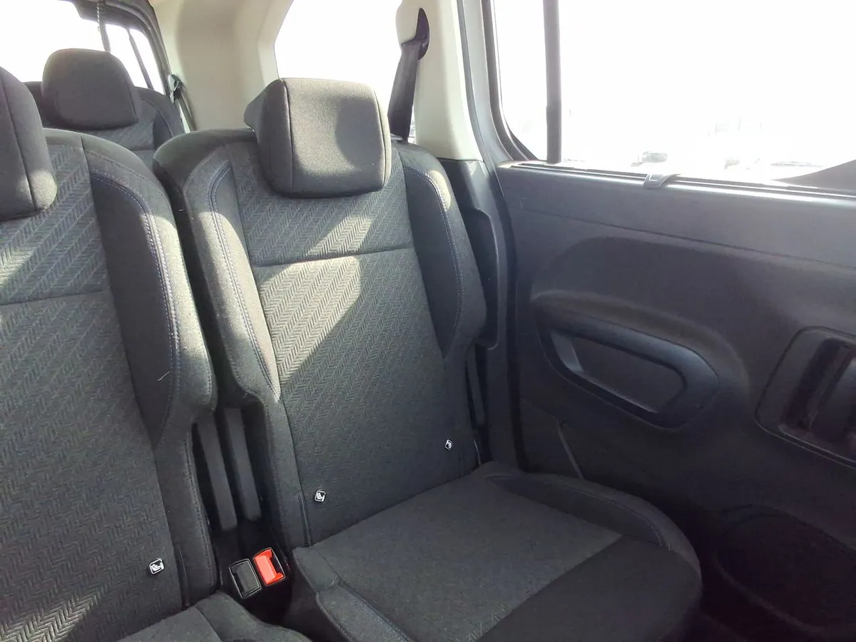 Peugeot Rifter 1.5 Allure Bluehdi Diesel 130hp Eat8 5p año 2023