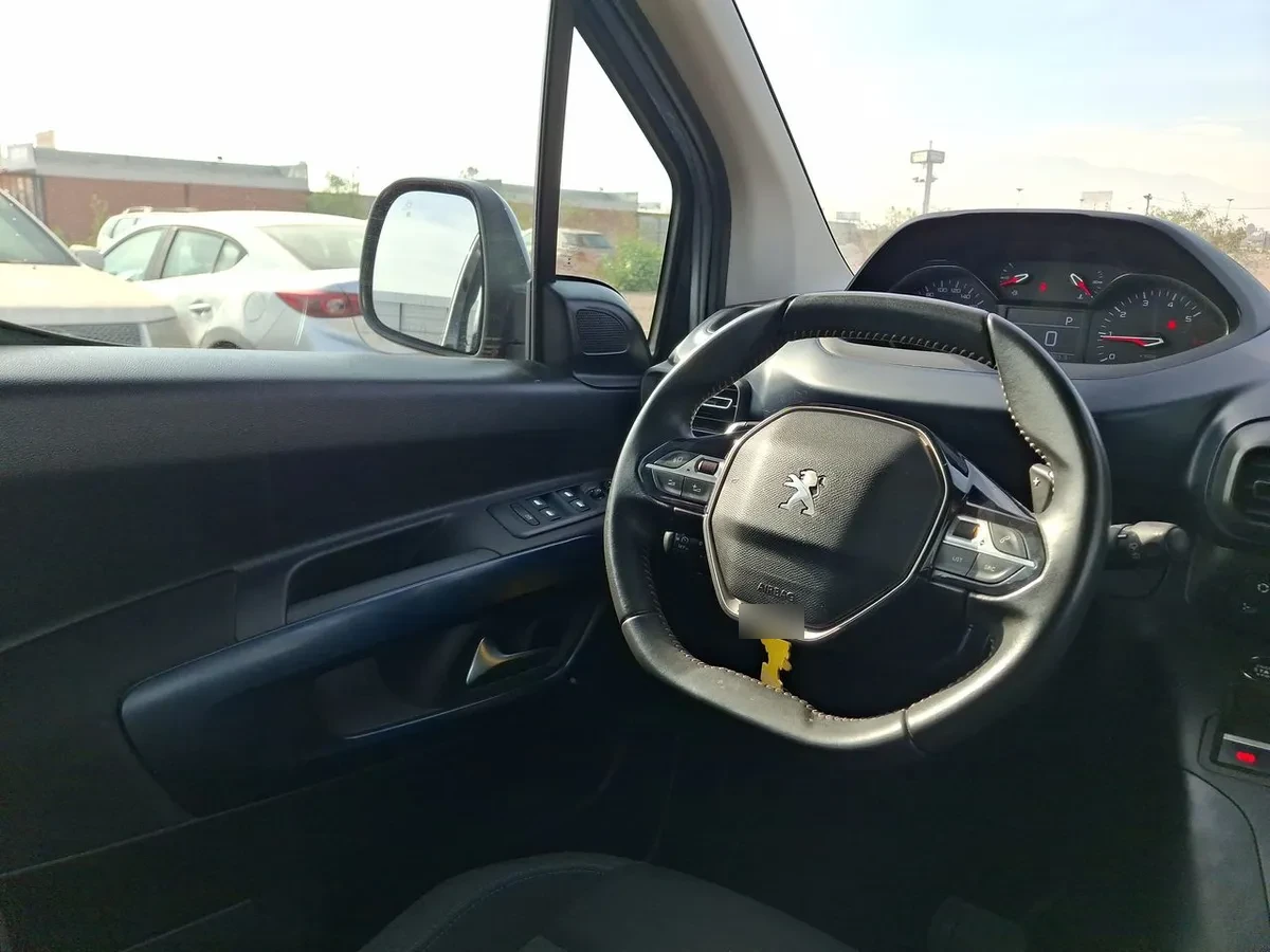 Peugeot Rifter 1.5 Allure Bluehdi Diesel 130hp Eat8 5p año 2023