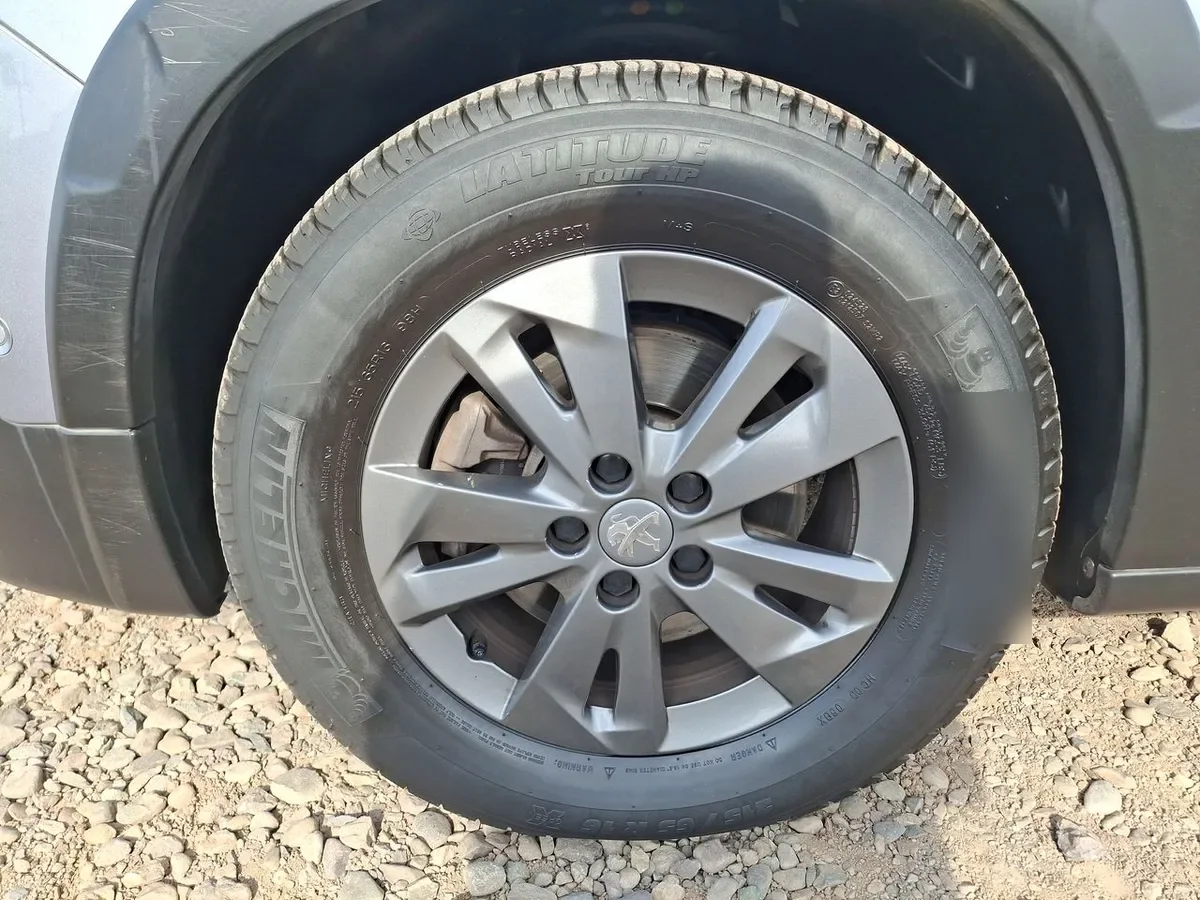 Peugeot Rifter 1.5 Allure Bluehdi Diesel 130hp Eat8 5p año 2023