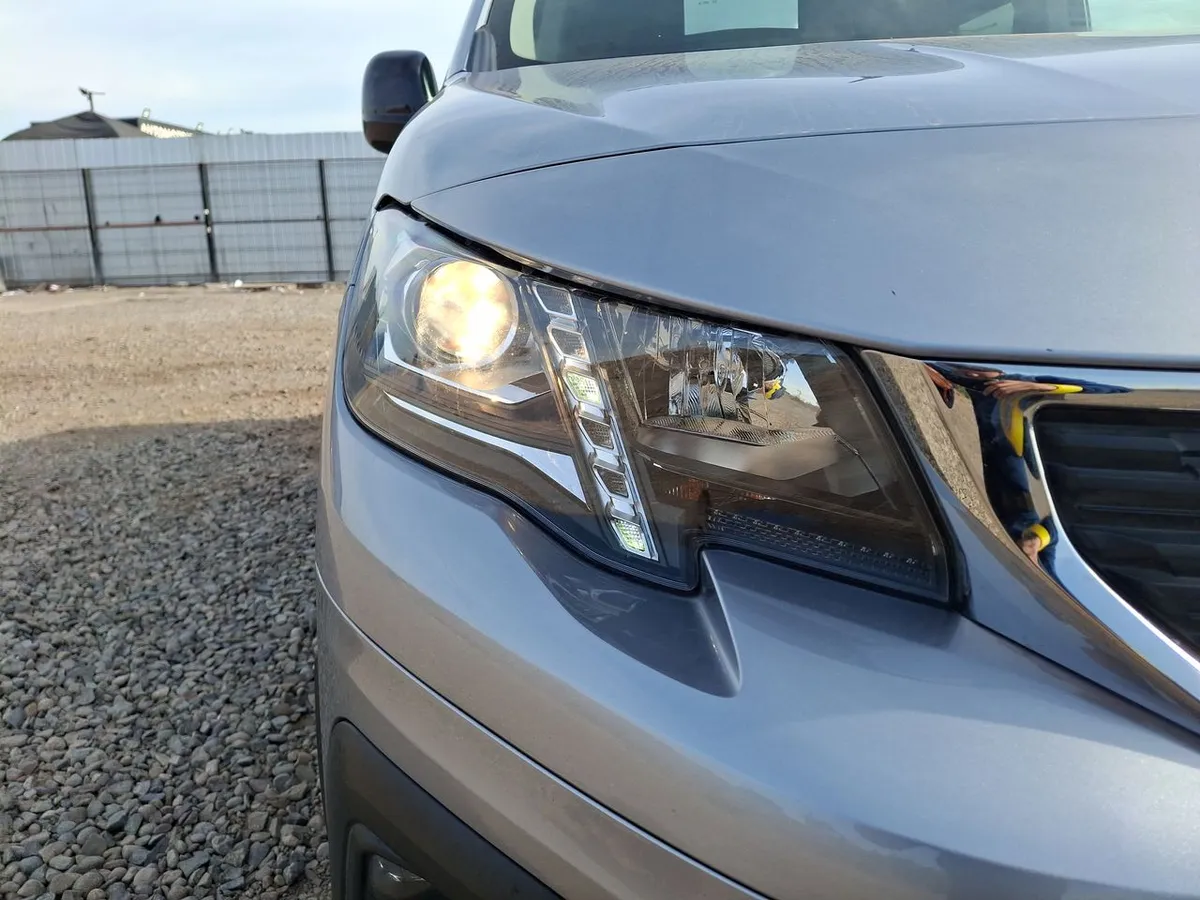 Peugeot Rifter 1.5 Allure Bluehdi Diesel 130hp Eat8 5p año 2023
