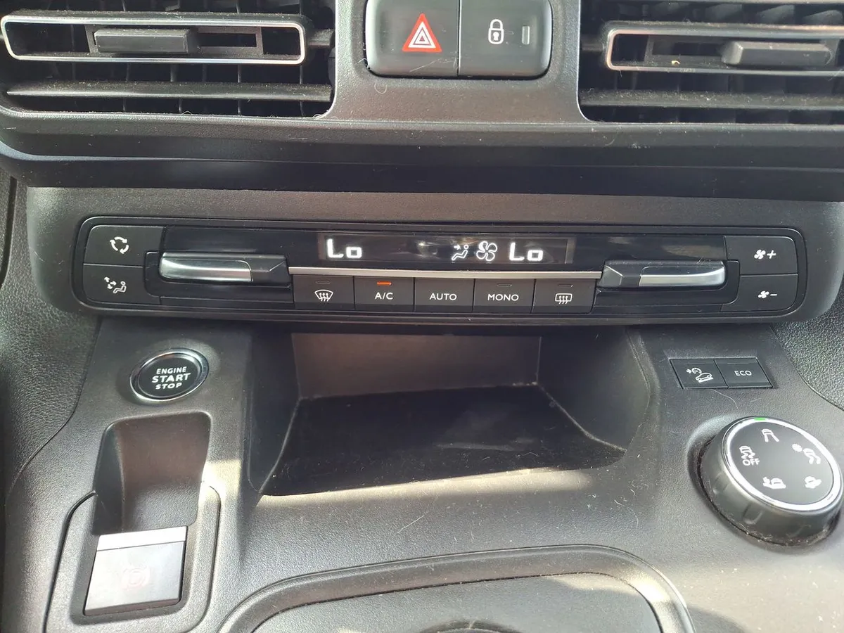 Peugeot Rifter 1.5 Allure Bluehdi Diesel 130hp Eat8 5p año 2023