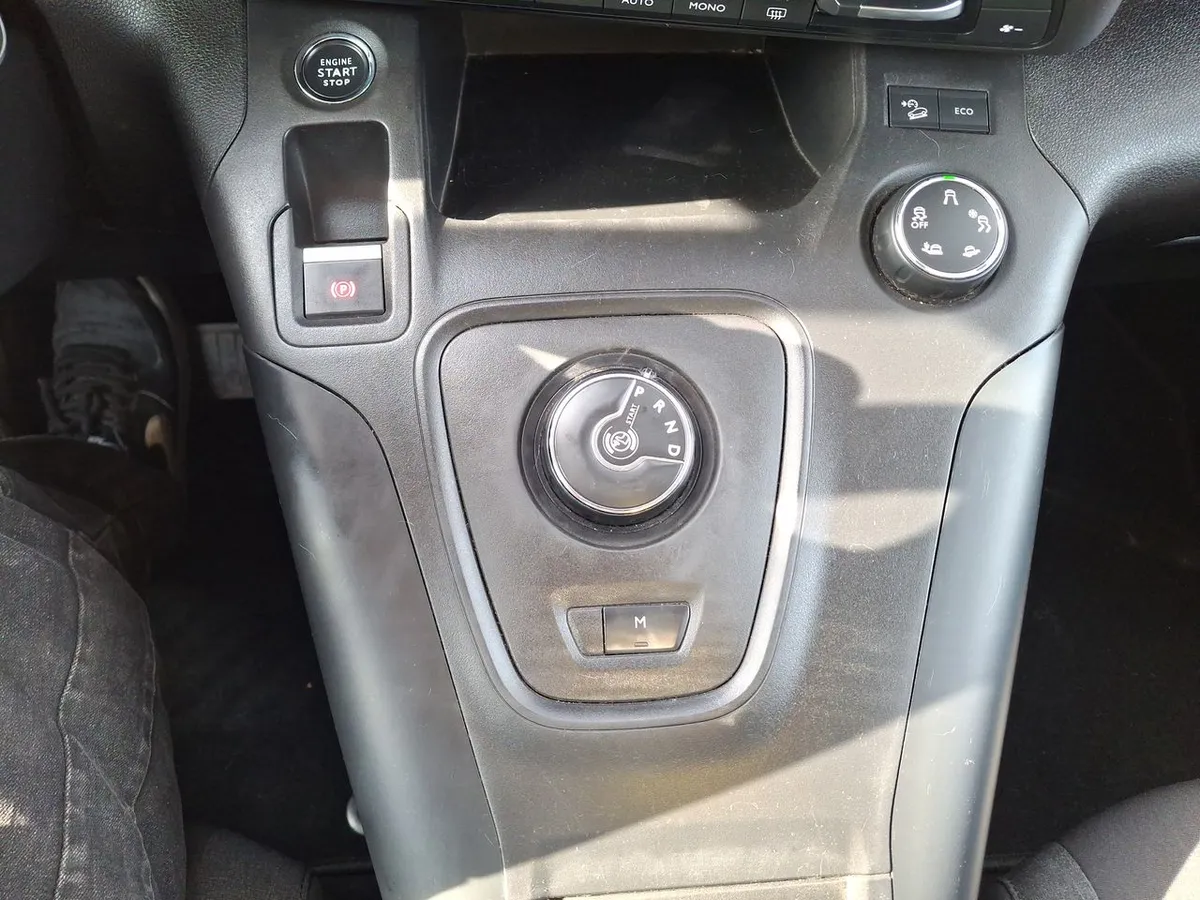 Peugeot Rifter 1.5 Allure Bluehdi Diesel 130hp Eat8 5p año 2023