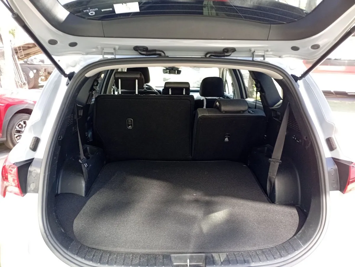 Hyundai Santa Fe 2.5 Value Fl 2wd At 5p año 2024