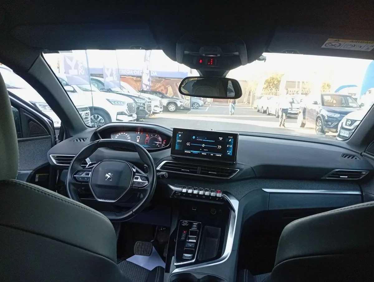 Peugeot 3008 1.5 Allure Pack Bluehdi 130 4x2 Eat8 5p año 2024