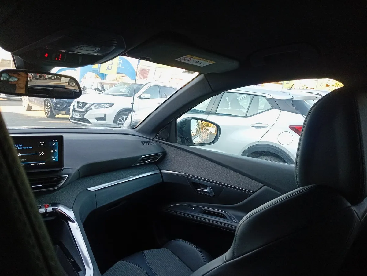 Peugeot 3008 1.5 Allure Pack Bluehdi 130 4x2 Eat8 5p año 2024