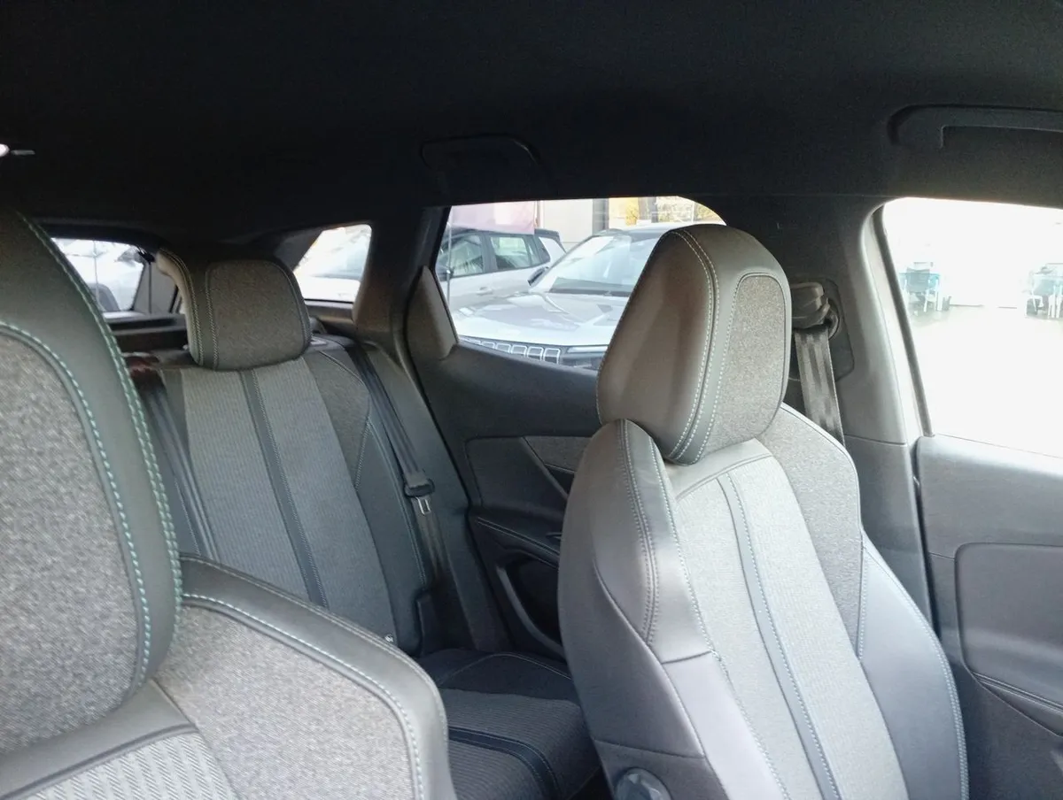 Peugeot 3008 1.5 Allure Pack Bluehdi 130 4x2 Eat8 5p año 2024