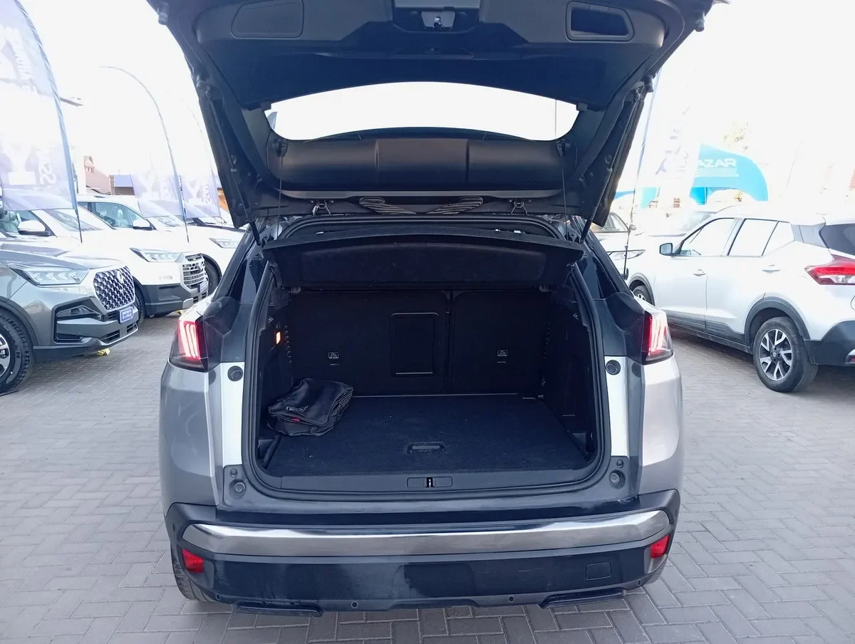 Peugeot 3008 1.5 Allure Pack Bluehdi 130 4x2 Eat8 5p año 2024