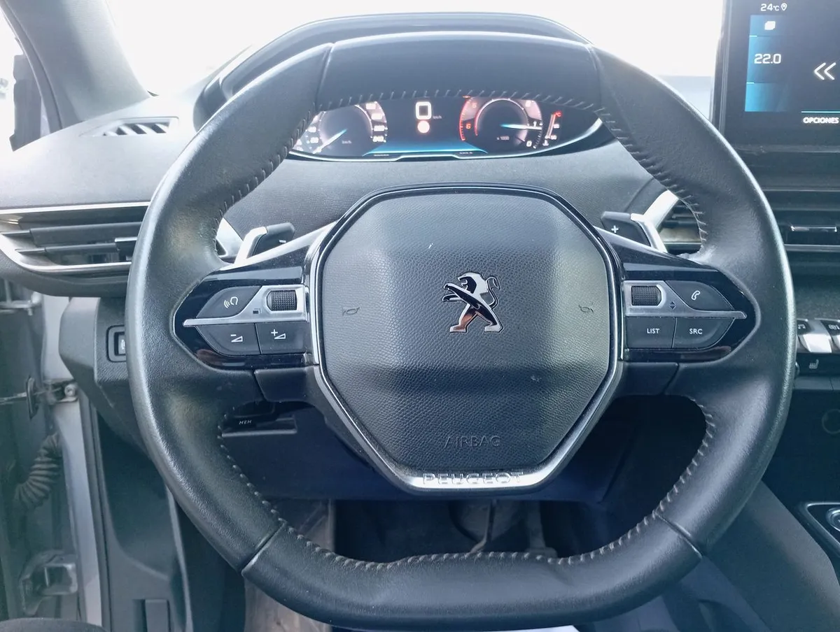 Peugeot 3008 1.5 Allure Pack Bluehdi 130 4x2 Eat8 5p año 2024