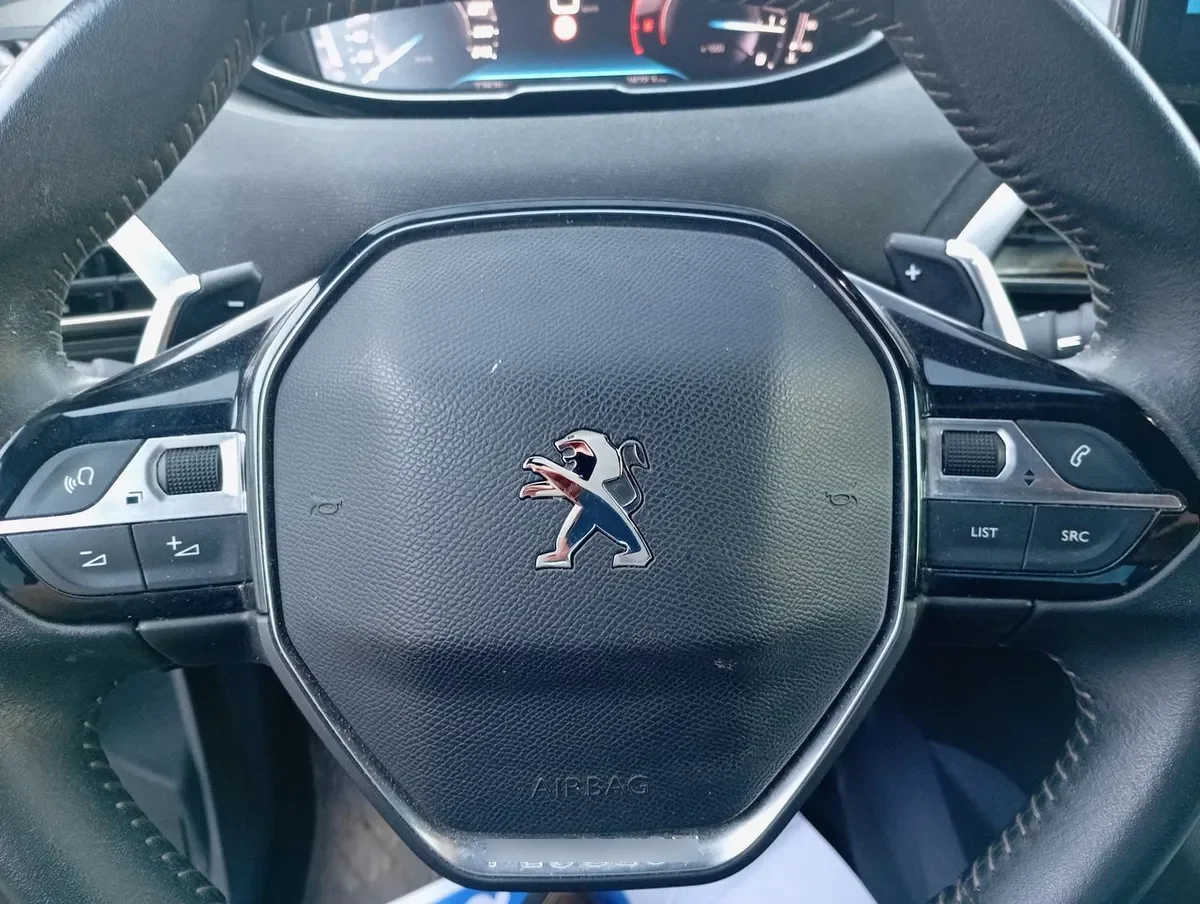 Peugeot 3008 1.5 Allure Pack Bluehdi 130 4x2 Eat8 5p año 2024