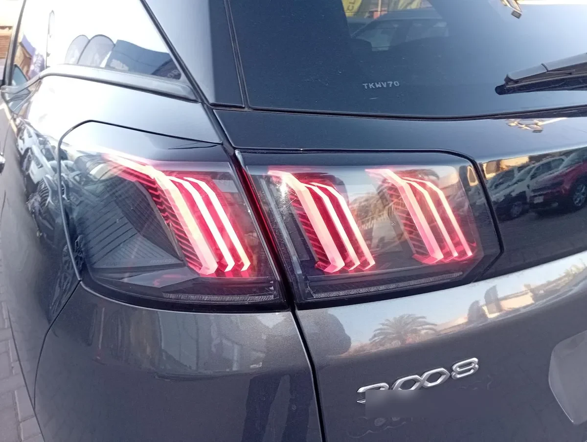 Peugeot 3008 1.5 Allure Pack Bluehdi 130 4x2 Eat8 5p año 2024