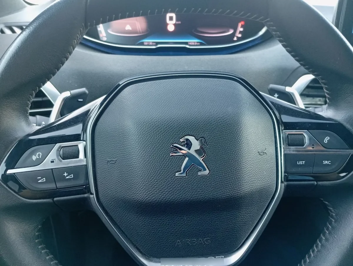 Peugeot 3008 1.5 Allure Pack Bluehdi 130 4x2 Eat8 5p año 2024