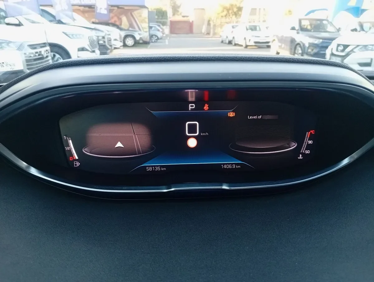 Peugeot 3008 1.5 Allure Pack Bluehdi 130 4x2 Eat8 5p año 2024