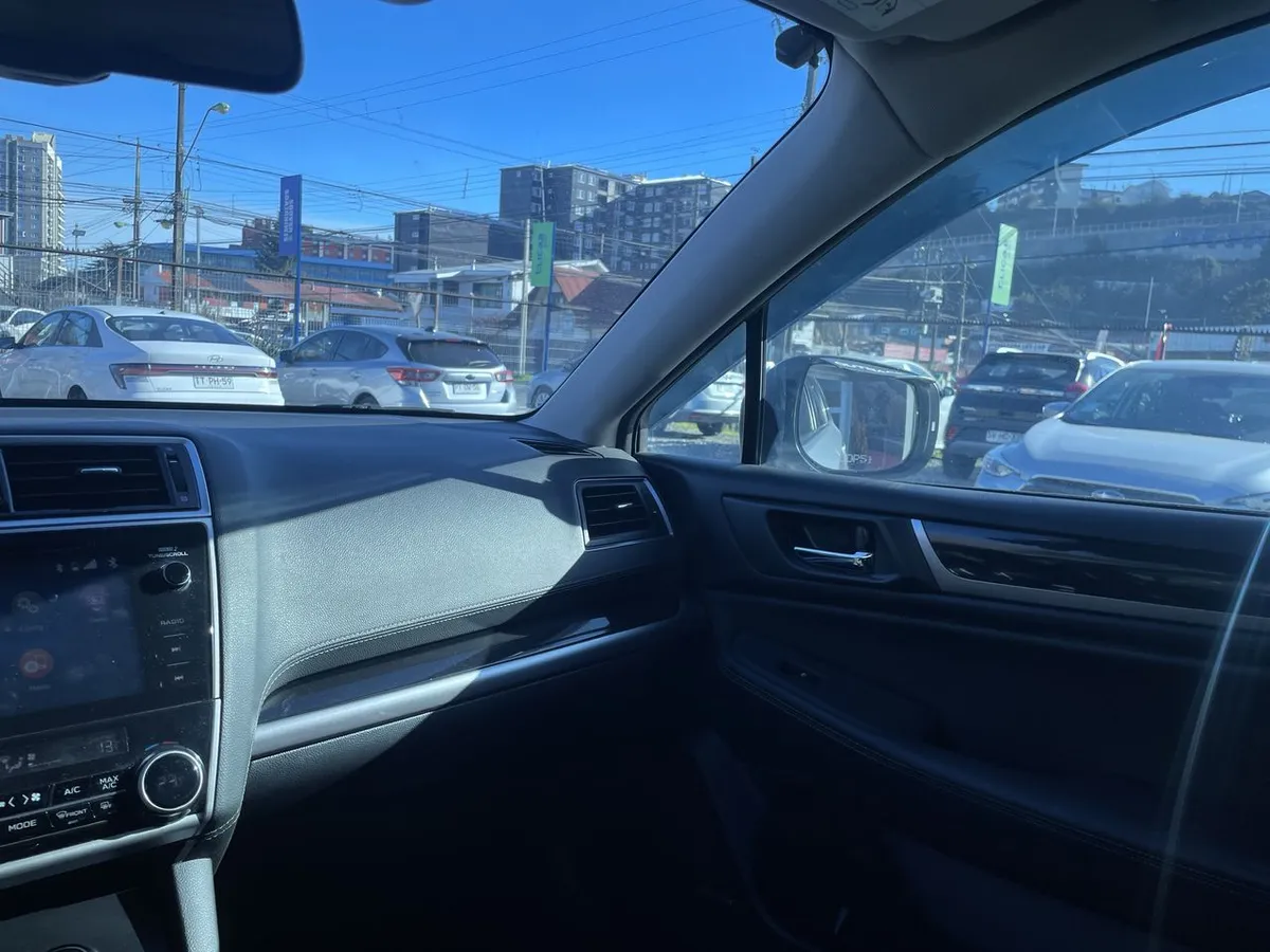 Subaru Outback 2.5i Limited Eyesight Awd Cvt At 5p año 2021