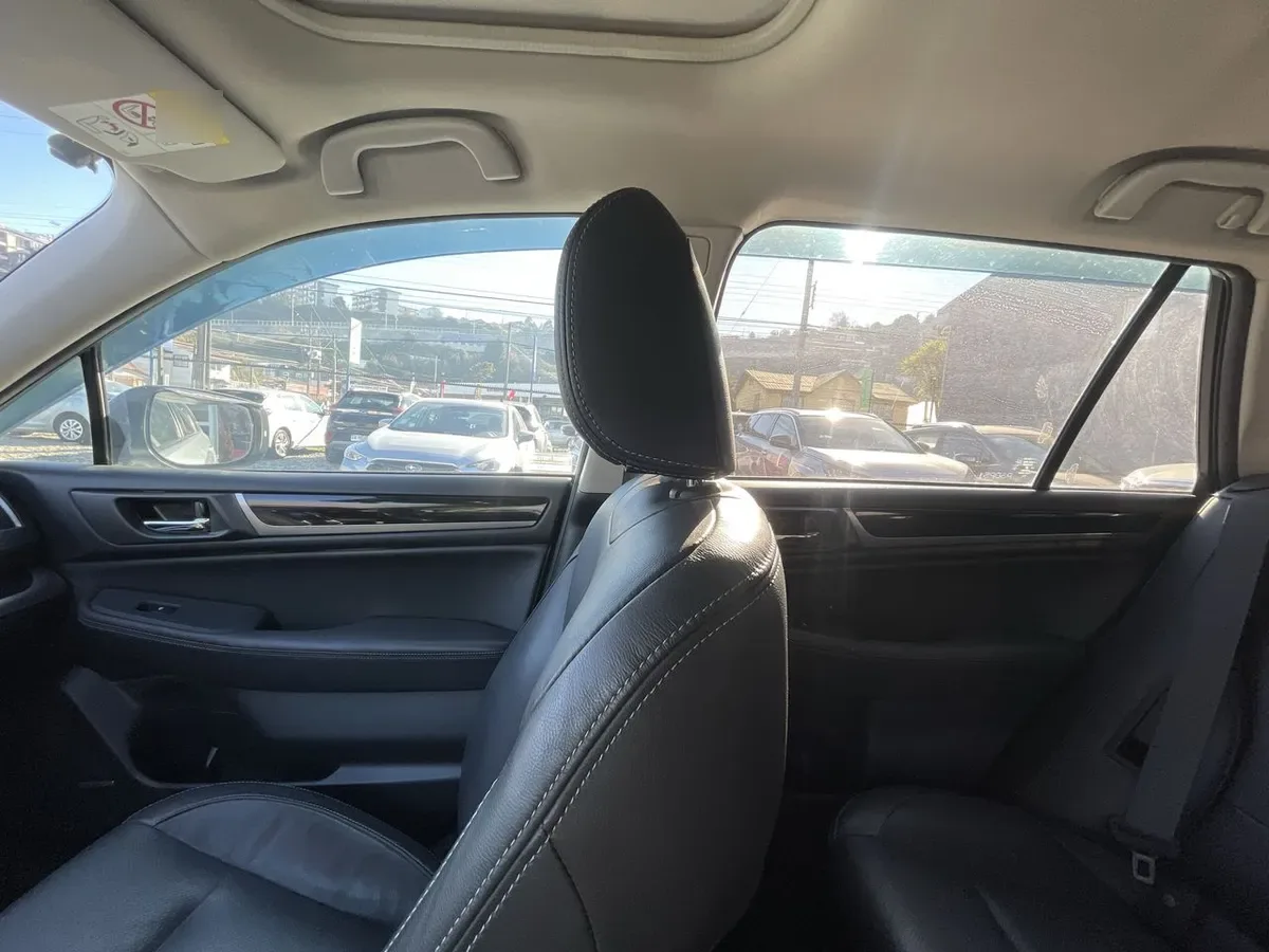 Subaru Outback 2.5i Limited Eyesight Awd Cvt At 5p año 2021