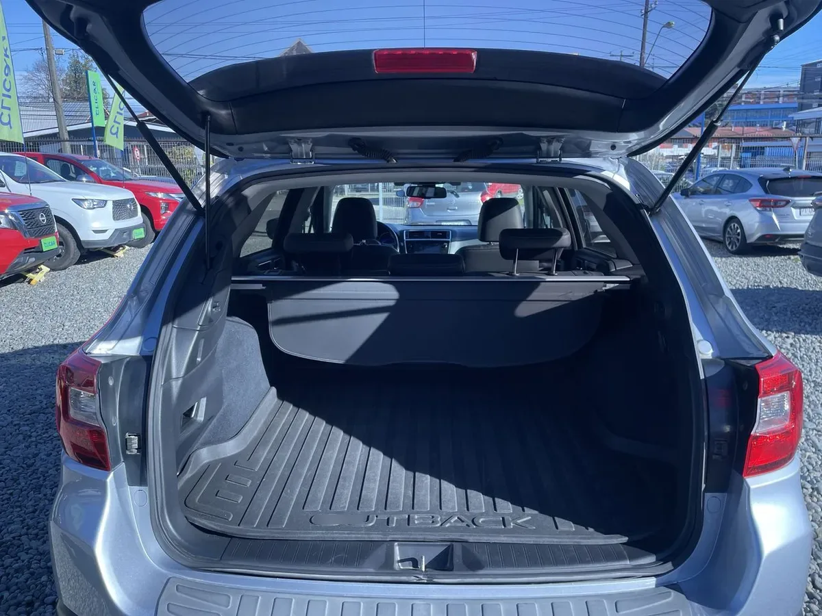 Subaru Outback 2.5i Limited Eyesight Awd Cvt At 5p año 2021