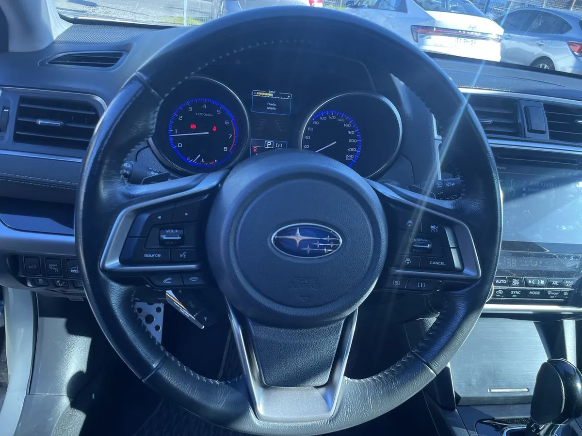 Subaru Outback 2.5i Limited Eyesight Awd Cvt At 5p año 2021