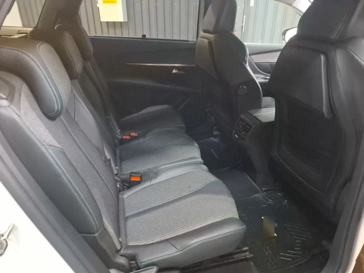 Peugeot 5008 1.5 Allure Pack Bluehdi 4x2 130 Eat8 5p año 2022