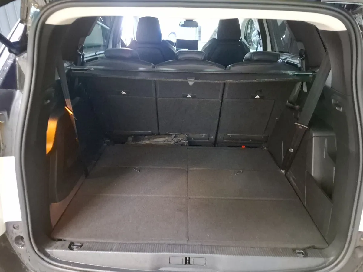 Peugeot 5008 1.5 Allure Pack Bluehdi 4x2 130 Eat8 5p año 2022