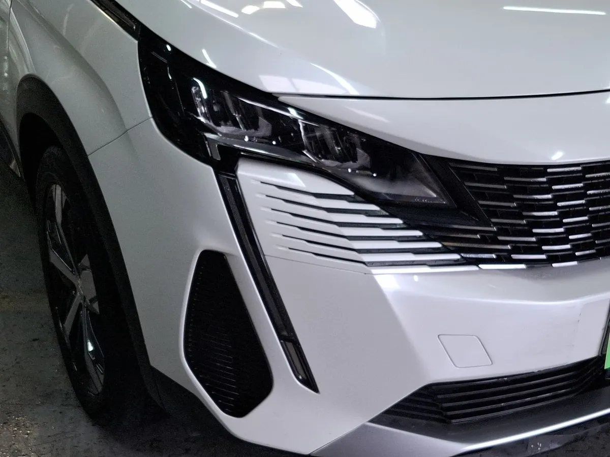 Peugeot 5008 1.5 Allure Pack Bluehdi 4x2 130 Eat8 5p año 2022