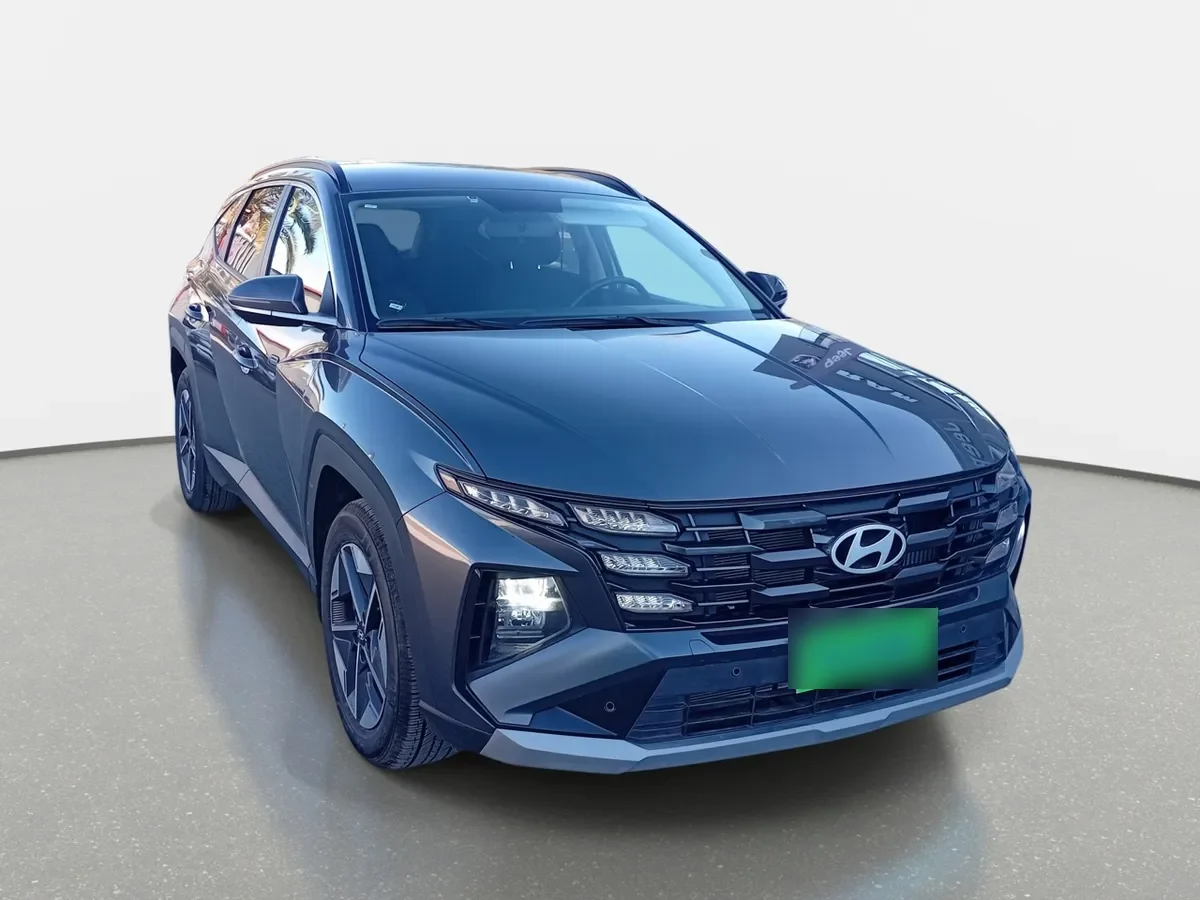 Hyundai Tucson 2.0 Nx4 Plus Fl Diesel 2wd At 5p año 2025