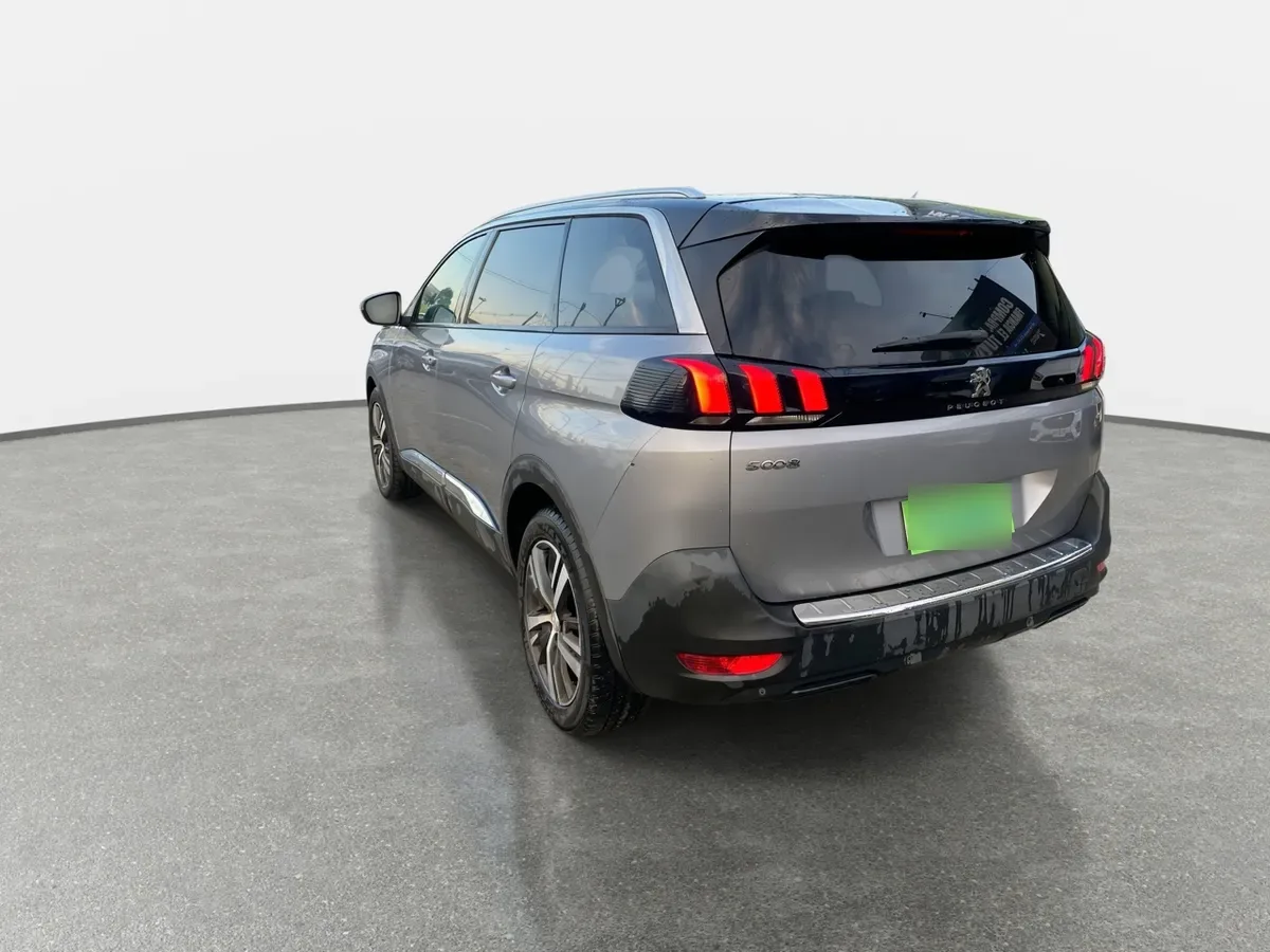 Peugeot 5008 1.5 Allure Bluehdi 4x2 130 Eat8 5p año 2020