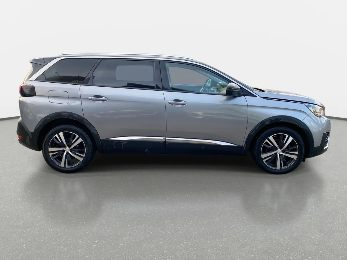 Peugeot 5008 1.5 Allure Bluehdi 4x2 130 Eat8 5p año 2020